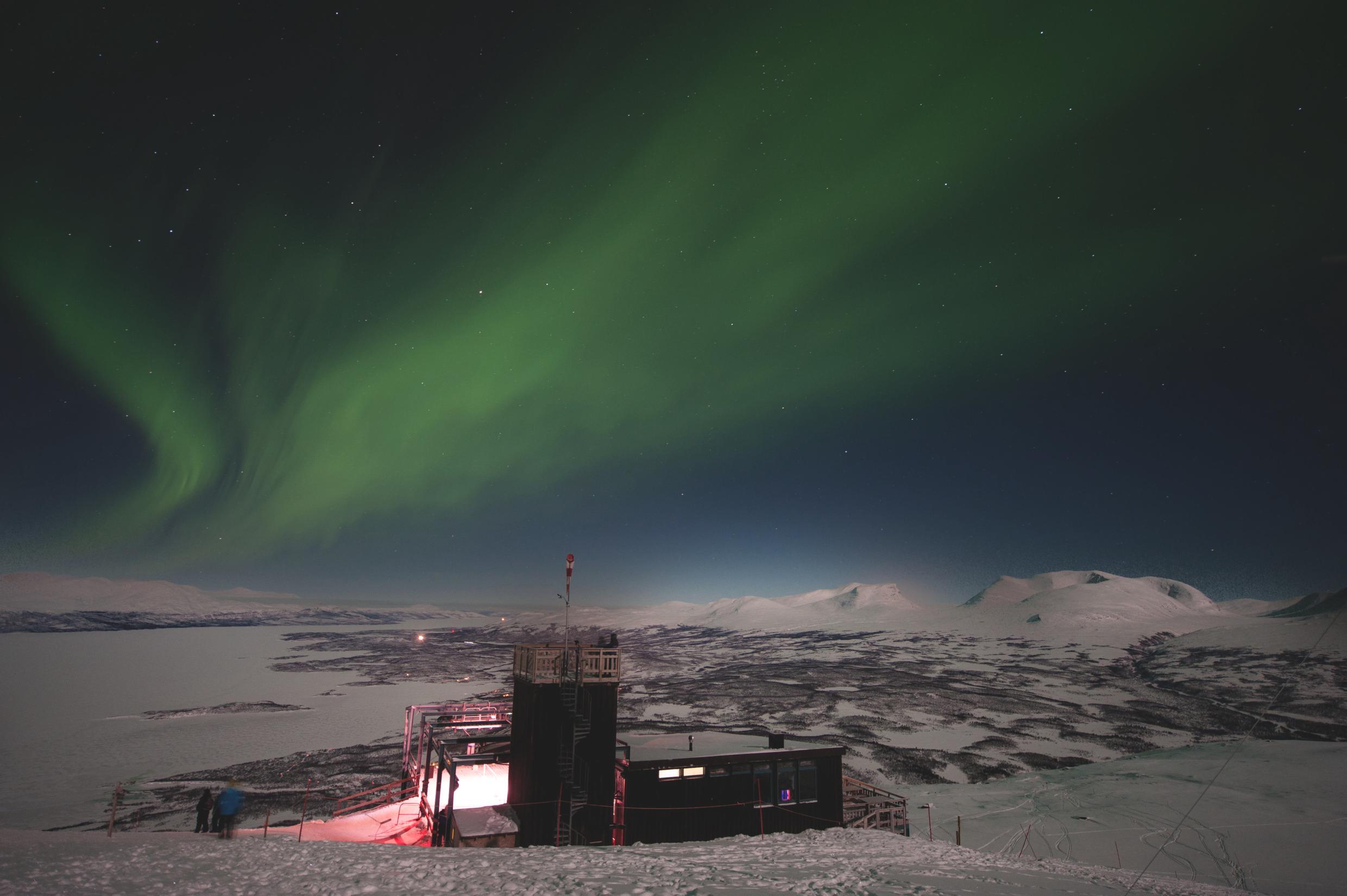 Green northern lights in the Abisko mountain region.