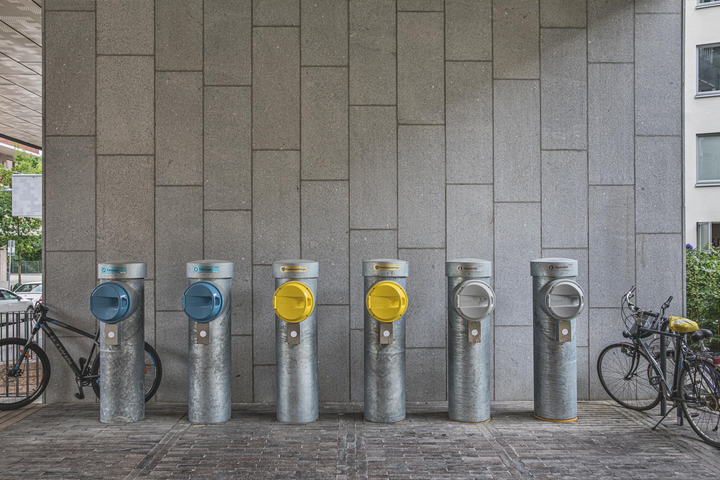 A recycling station using vacuum technology.